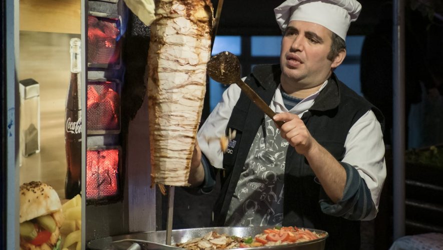 ile kalorii ma kebab na talerzu